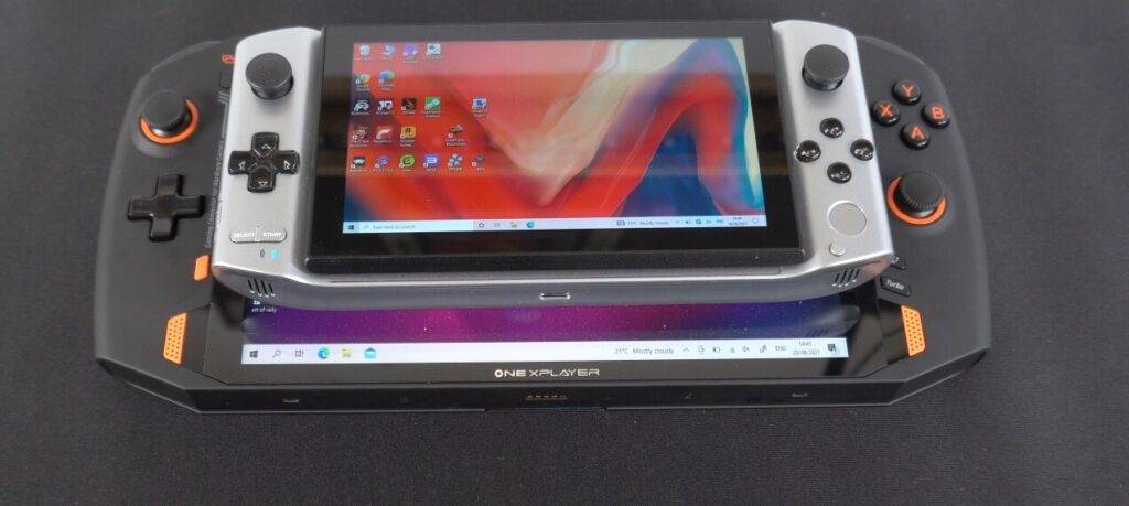 GPD Win 3 and ONEXPLAYER Size Comparison