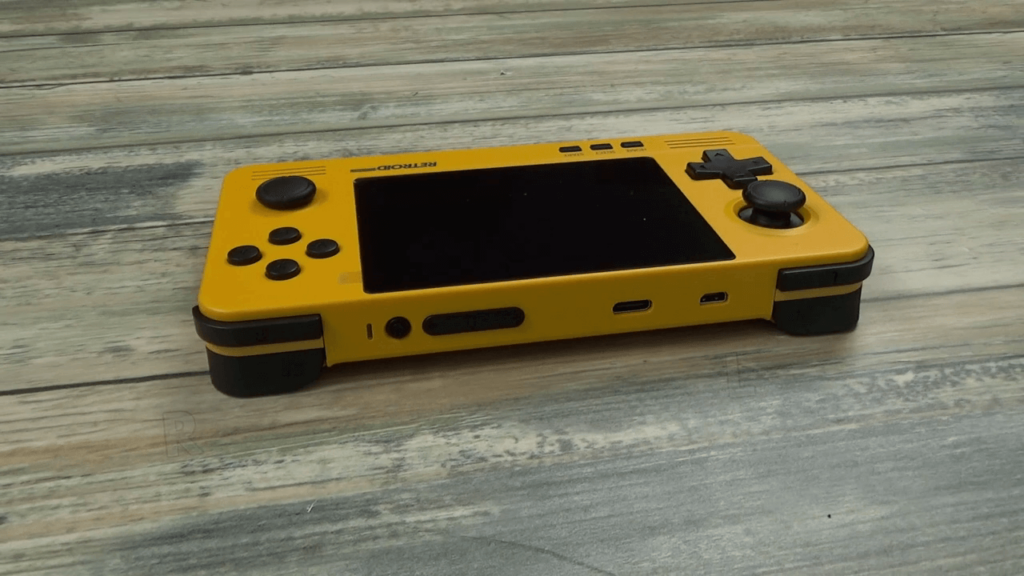 Retroid Pocket 2 set fra oven