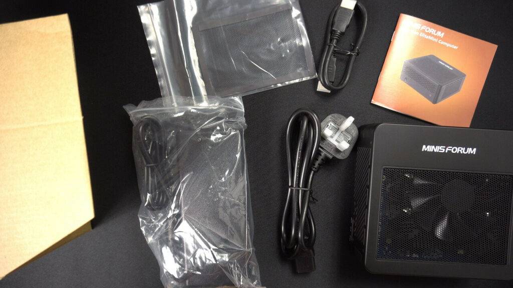 Contents of the MinisForum X500 box