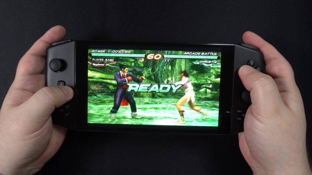 Emulator PPSSPP, ki teče na AYA NEO Pro