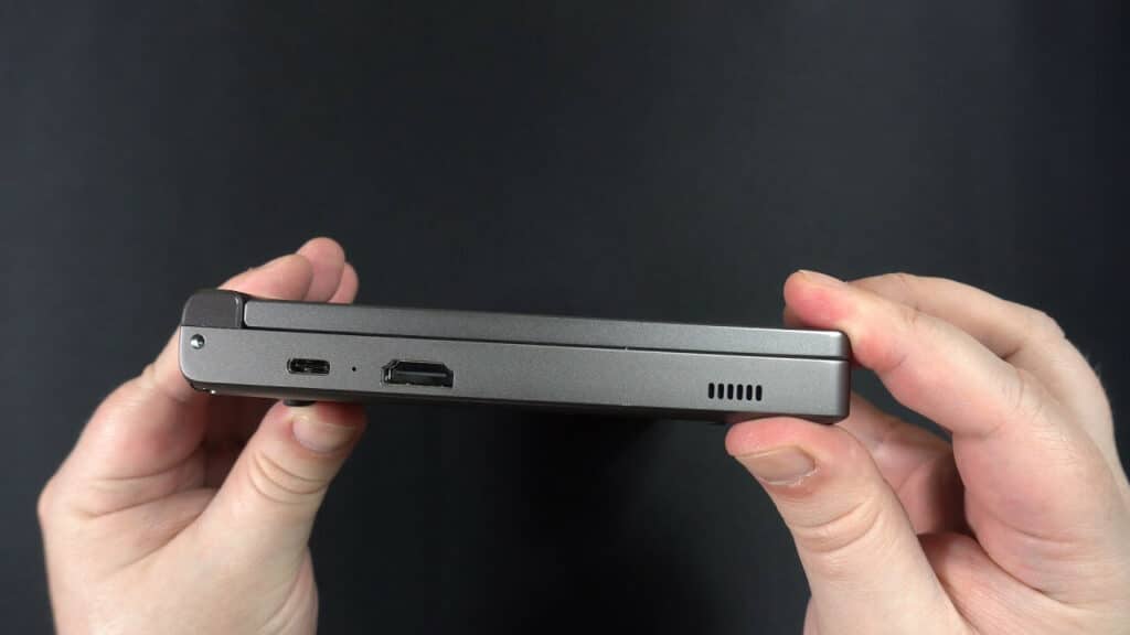 A GPD Pocket 3 bal oldali nézete