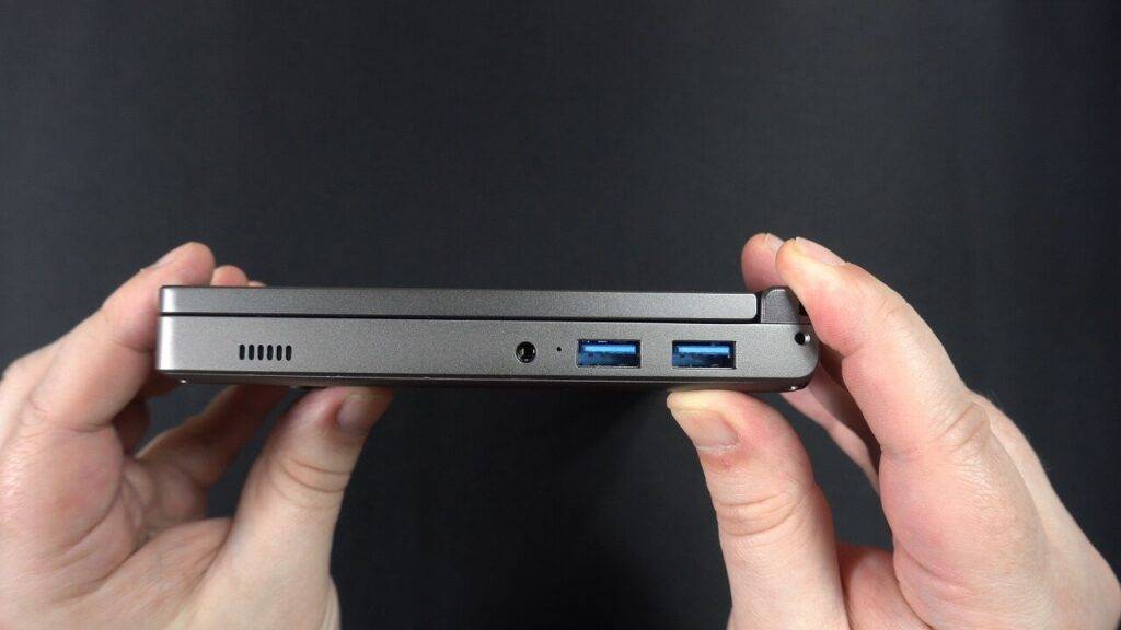 A GPD Pocket 3 jobb oldali nézete
