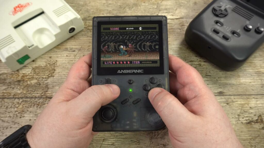 RG351V rulează PC Engine Emulator