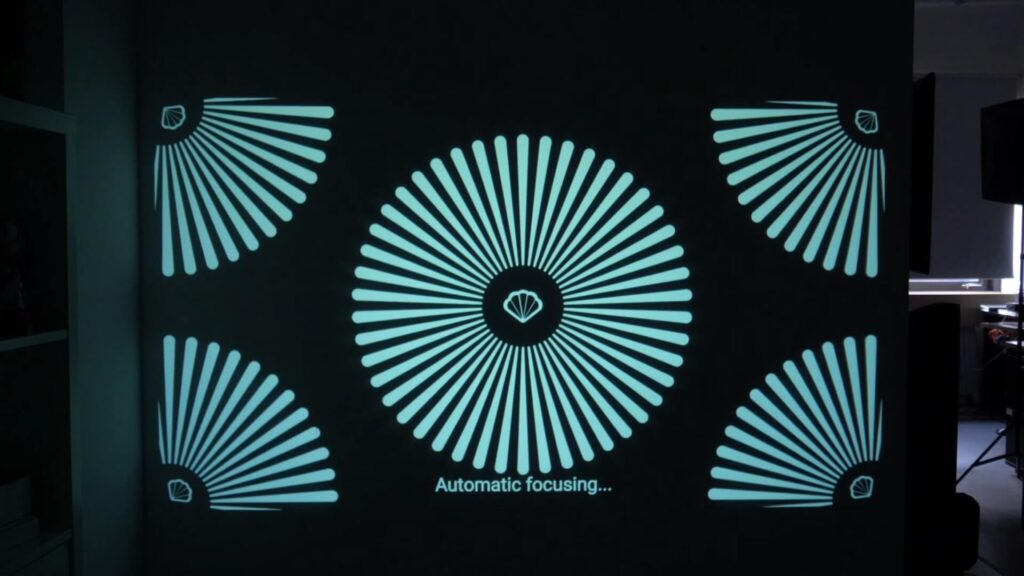 Automatyczna geometria obrazu projektora BudPlus S3