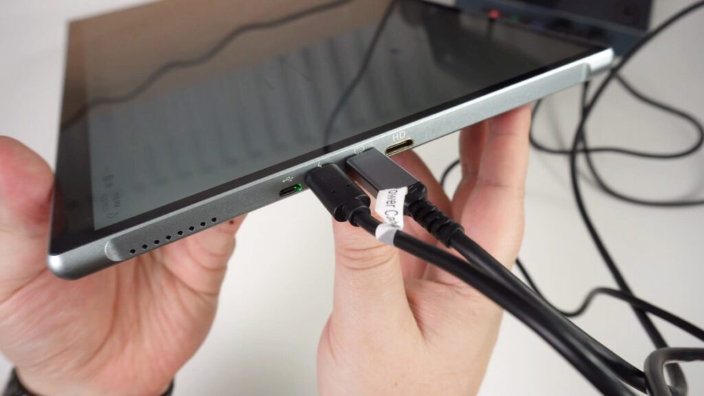 DroiX 15,6 Zoll tragbarer Monitor rechte Seite
