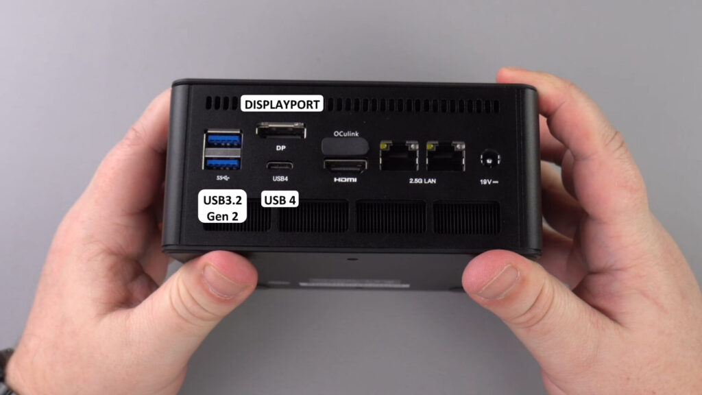 Minisforum UM780 XTX Achteraanzicht