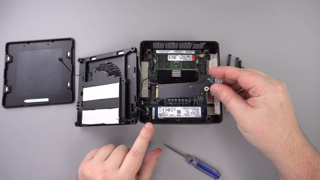 Minisforum UM780 XTX Oculink-adapter