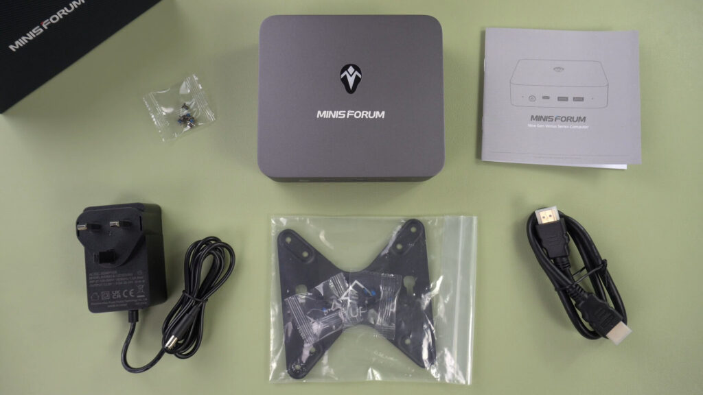 Minisforum UN100 unboxing