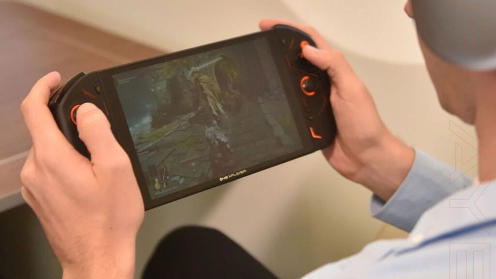 OneXPlayer 2Pro handheld gaming PC