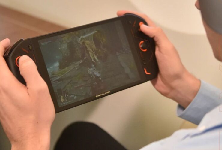 OneXPlayer 2Pro handheld gaming PC
