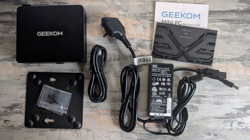 GEEKOM Mini Air12 Lite Zawartość pudełka