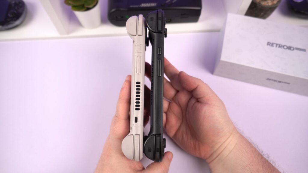"Retroid Pocket 4" ir "Retroid Pocket 5" viršutinio vaizdo palyginimas