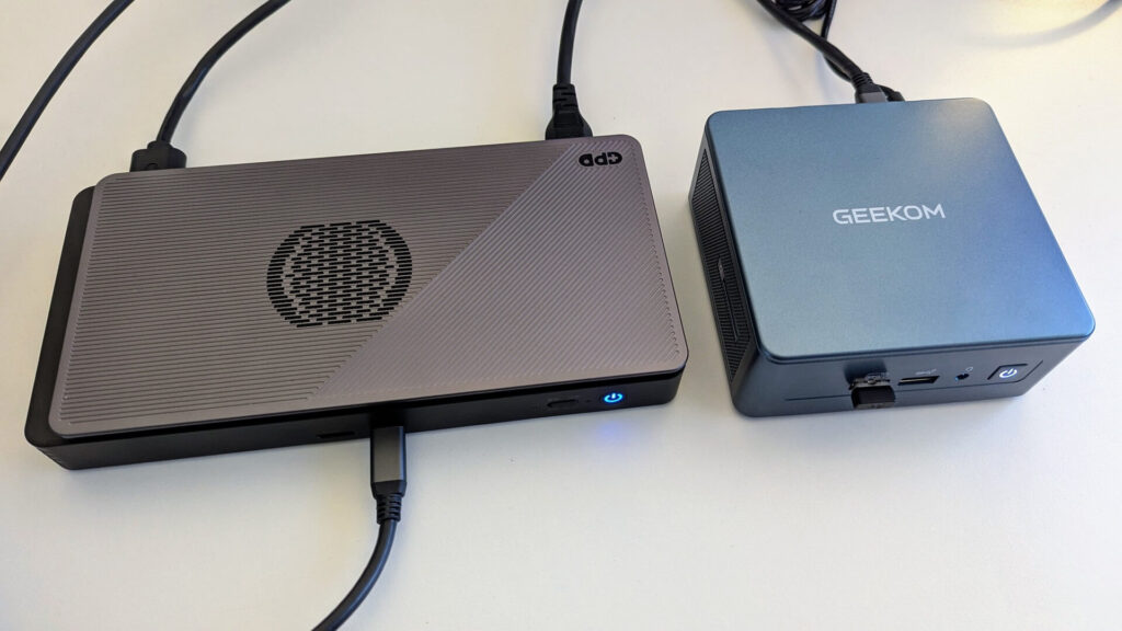 GEEKOM IT13 2025 с докинг станция за eGPU GPD G1