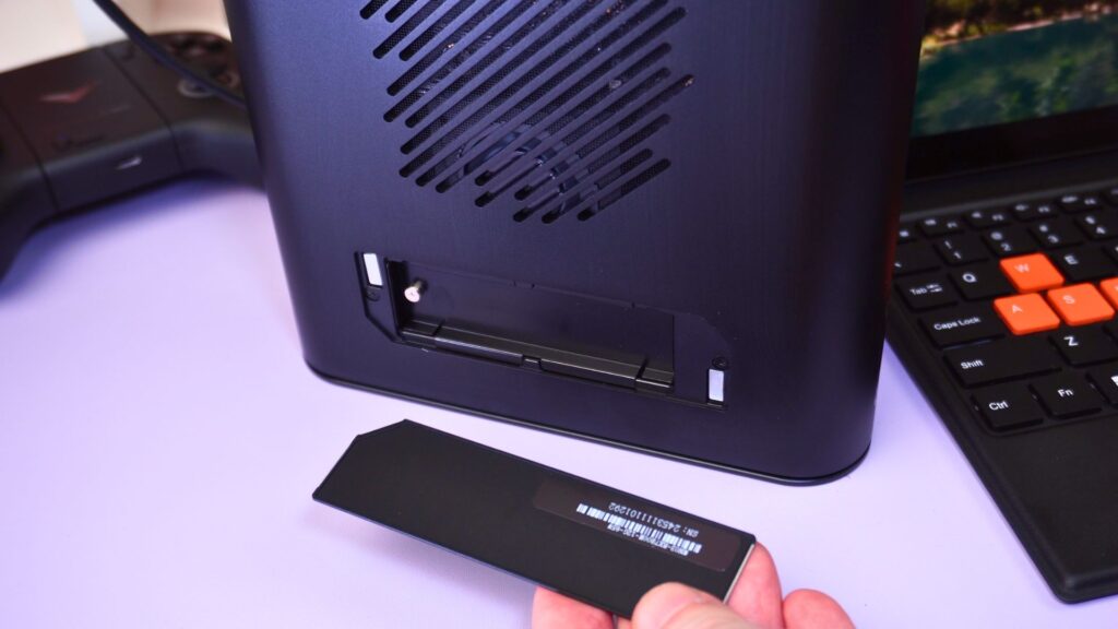 ONEXPLAYER ONEXGPU 2 SSD Slot