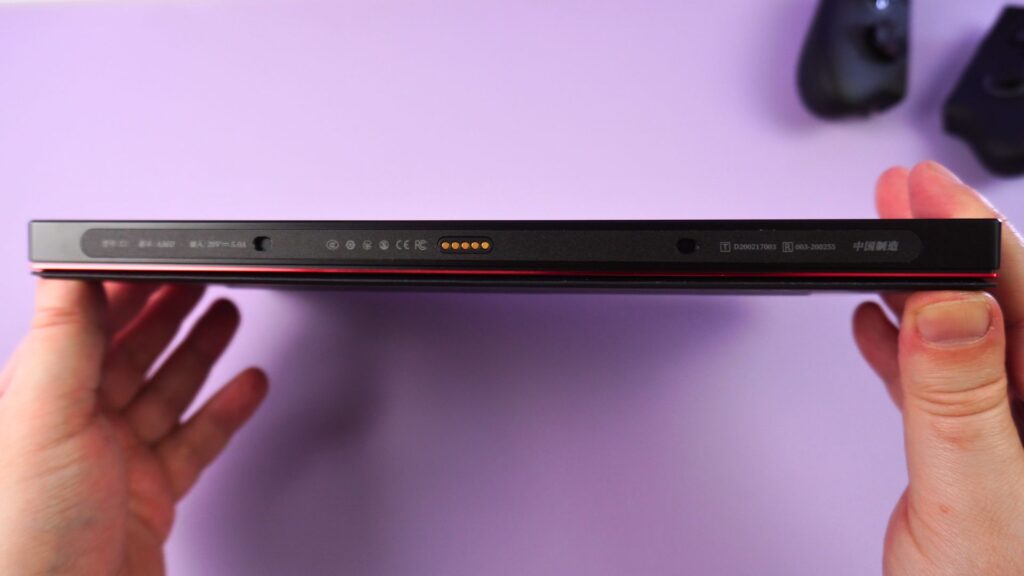 ONEXPLAYER X1 Pro Pohled zespodu