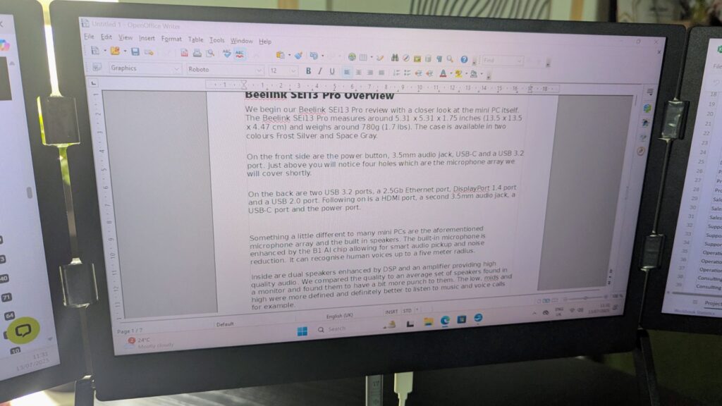 Bližnji pogled na osrednji monitor