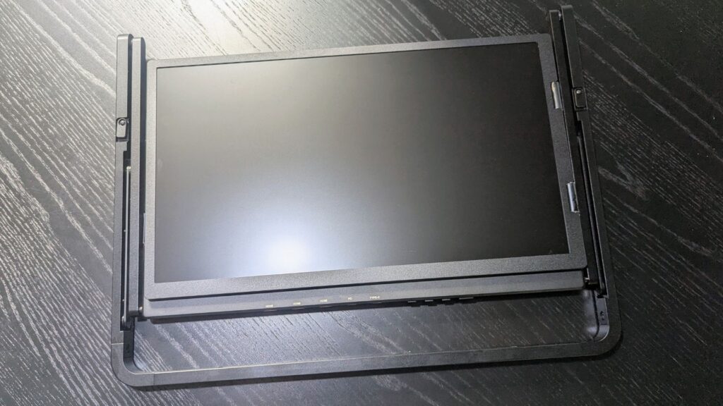 Triple Aero 15,6" Pro Max zložen