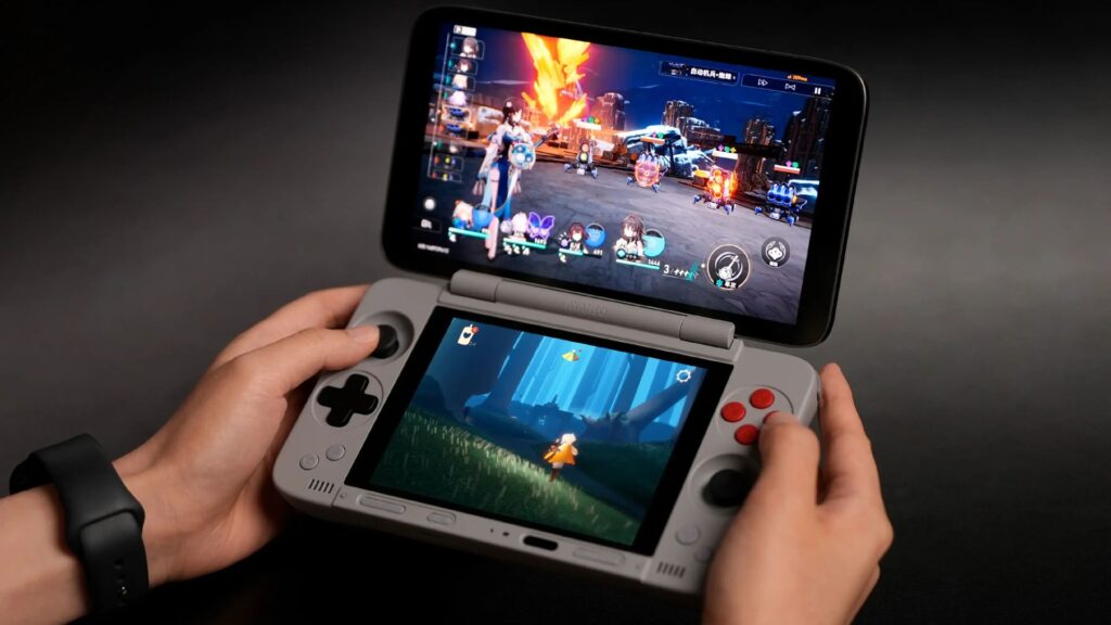 Играйте две игри едновременно на AYANEO Pocket DS