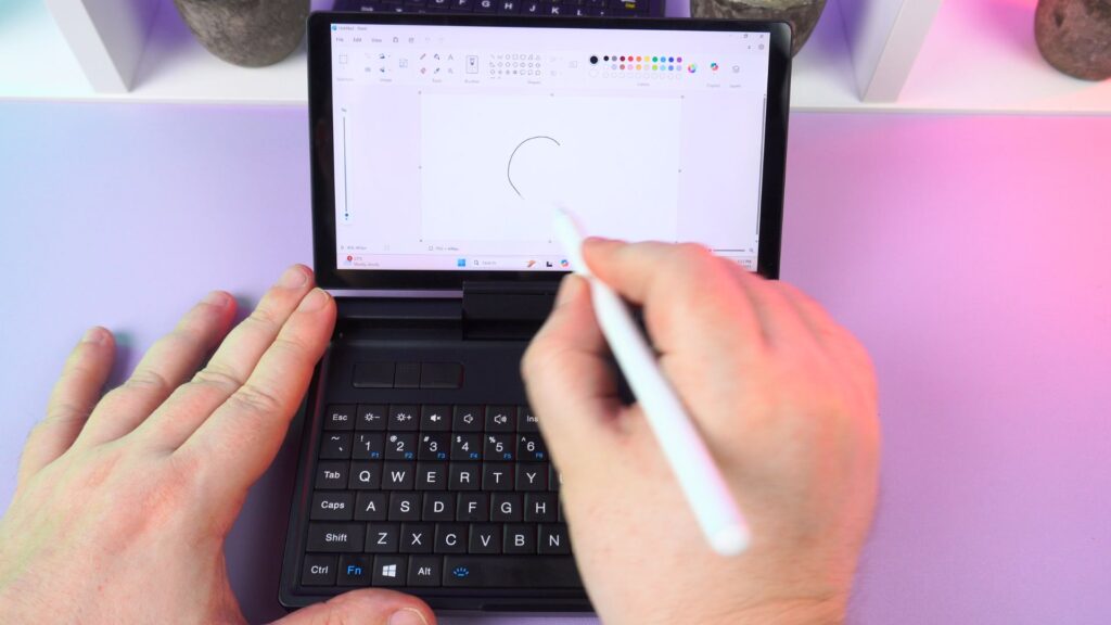 GPD MicroPC 2 mini laptop er kompatibel med en kapacitiv stylus