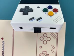 Focus on the Micro SD card slot of the Retro Miyoo Mini+