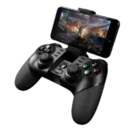 iPega 9076 Gamepad Angle-View Playing on a Smartphone