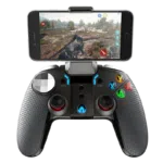 iPega 9099 "Wolverine" Gamepad - With a Smartphone in the holster playing a Game