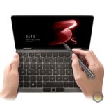 One Netbook Mix 3S Platinum Edition - Demonstration by using the stylus on the display